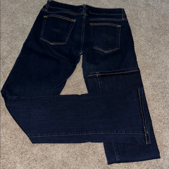 Dark wash women’s Gap bootcut jeans. - Picture 5 of 7